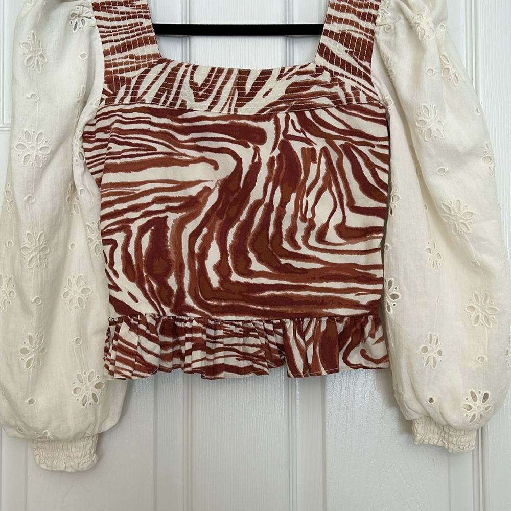 Love the Label Smocked Puff-Sleeve Blouse - Picture 4 of 13